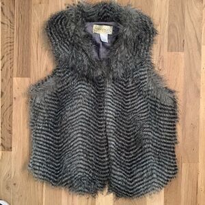 𝅺francesca’s Faux Fur Vest Gray & Dark Gray Striped Women’s Size Small